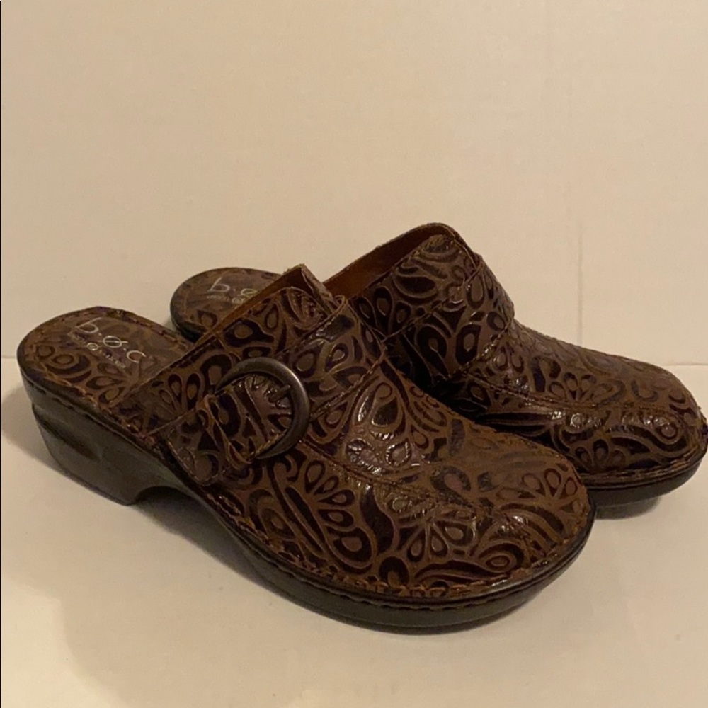 BOC Born Clogs Brown Floral Embossed Shoes Sz 9